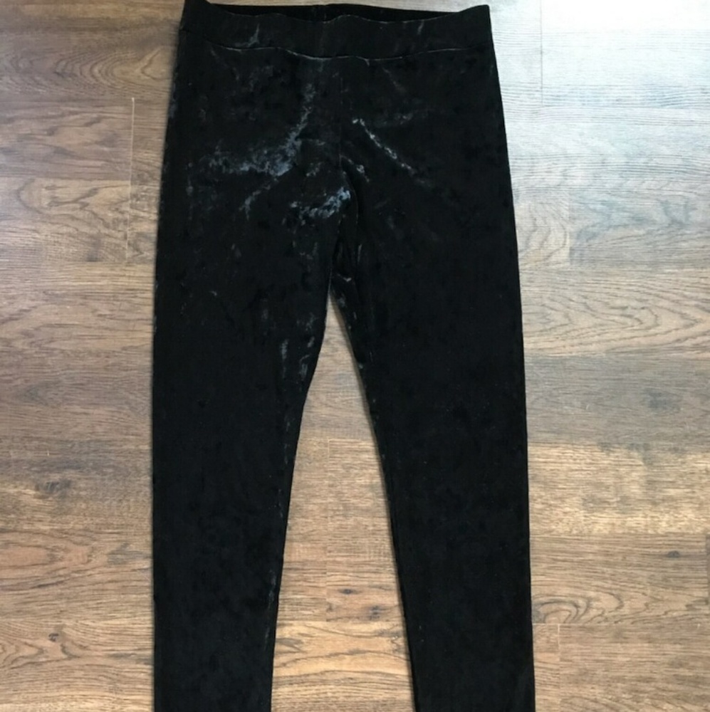 Black leggings